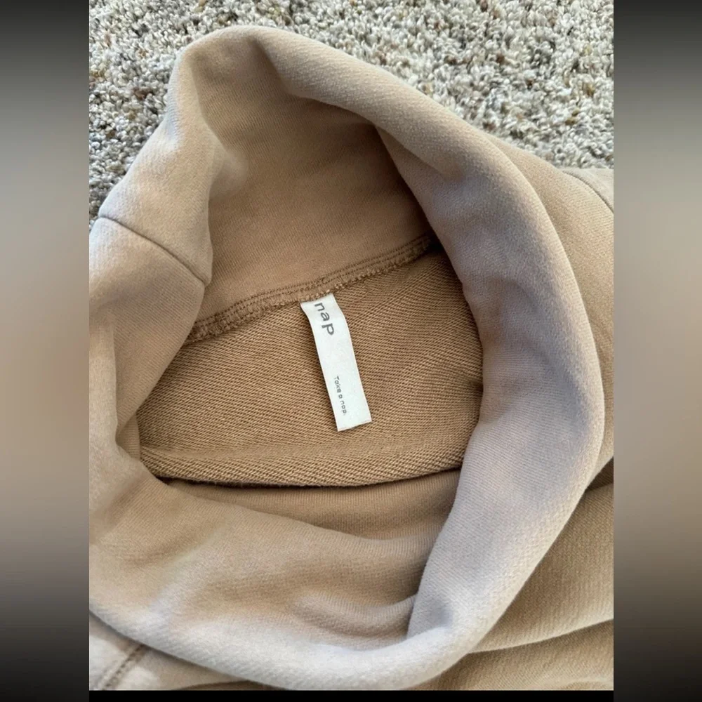 Nap Lounge Boxy Turtleneck Sweatshirt Camel Tan Cowl Neck Oversized Baggy
Sz XL - Picture 10 of 12